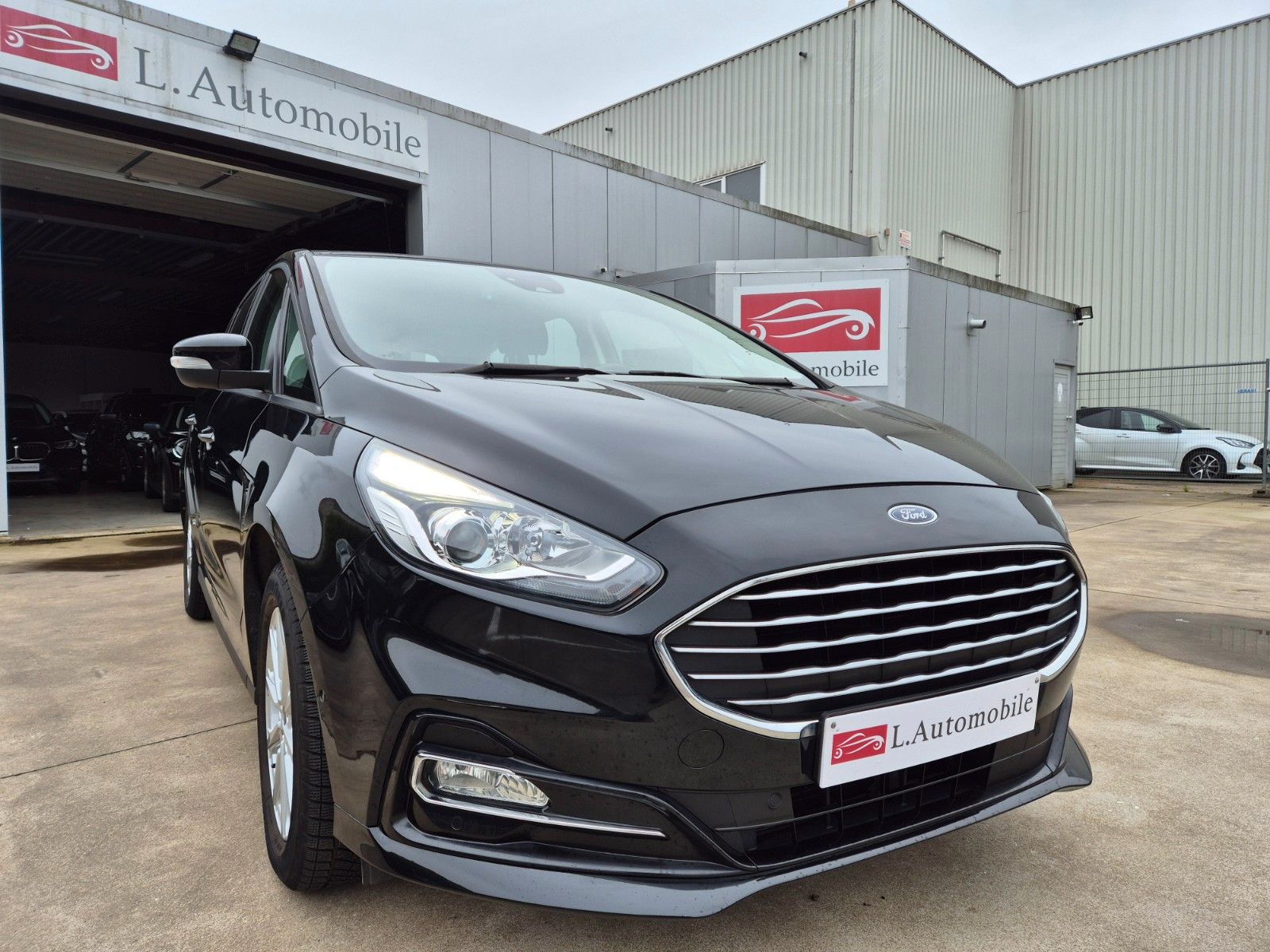 Ford S-Max 2.5i AUTO. HEV HYBRID 43.085 KM !! 2022 !! imagem 3