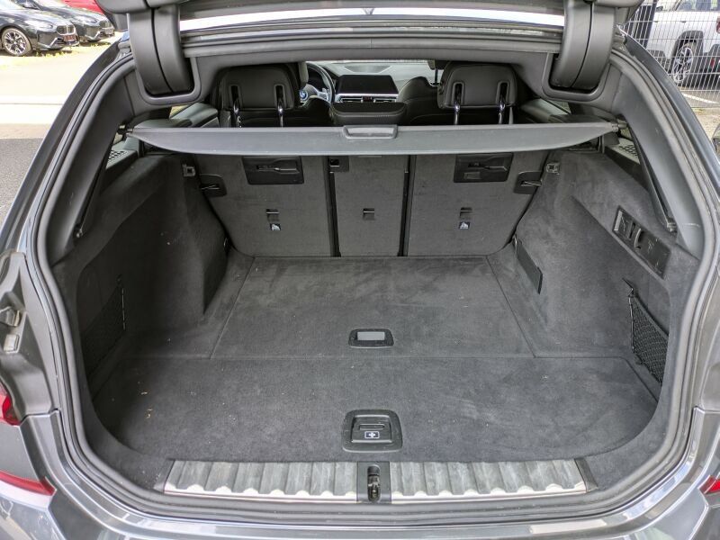 BMW 320i Tour. M Sport Laser. Glasdach. Park.Ass. foto 12