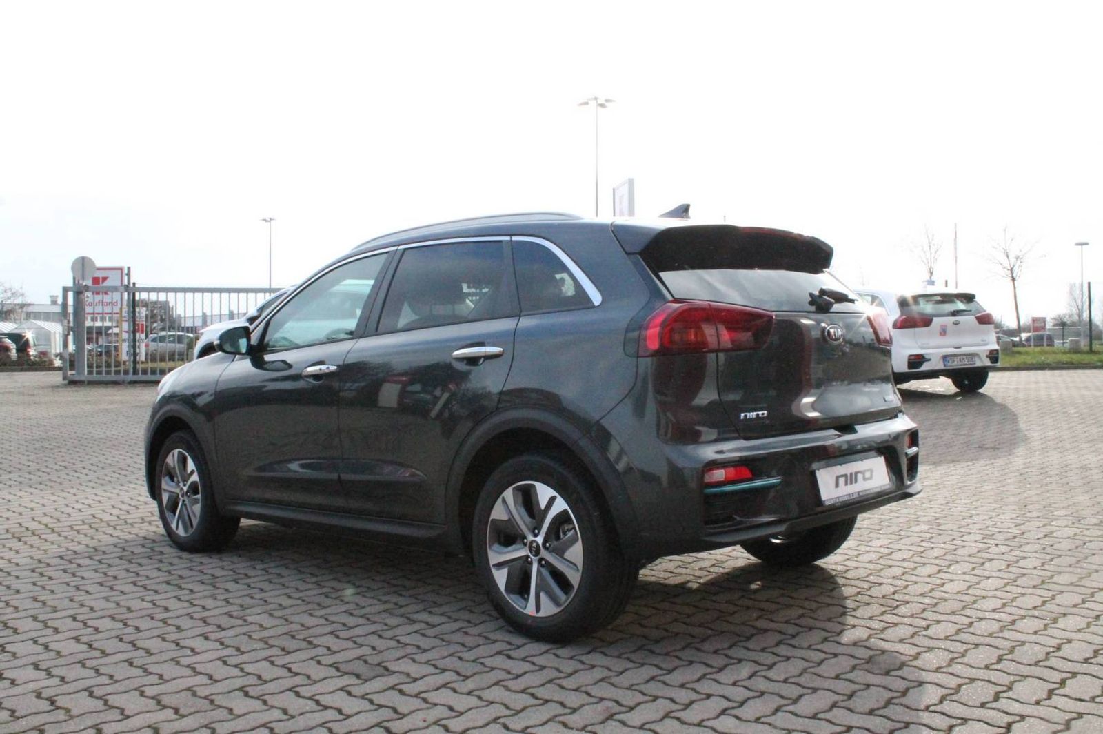 Kia KIA NIRO E-NIRO / LEDER / NAVI / ELEGANCE / WENI imagem 3