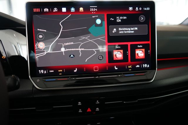 Volkswagen Golf 2.0 TDI DSG R-Line | Pano | HuD | FACELIFT