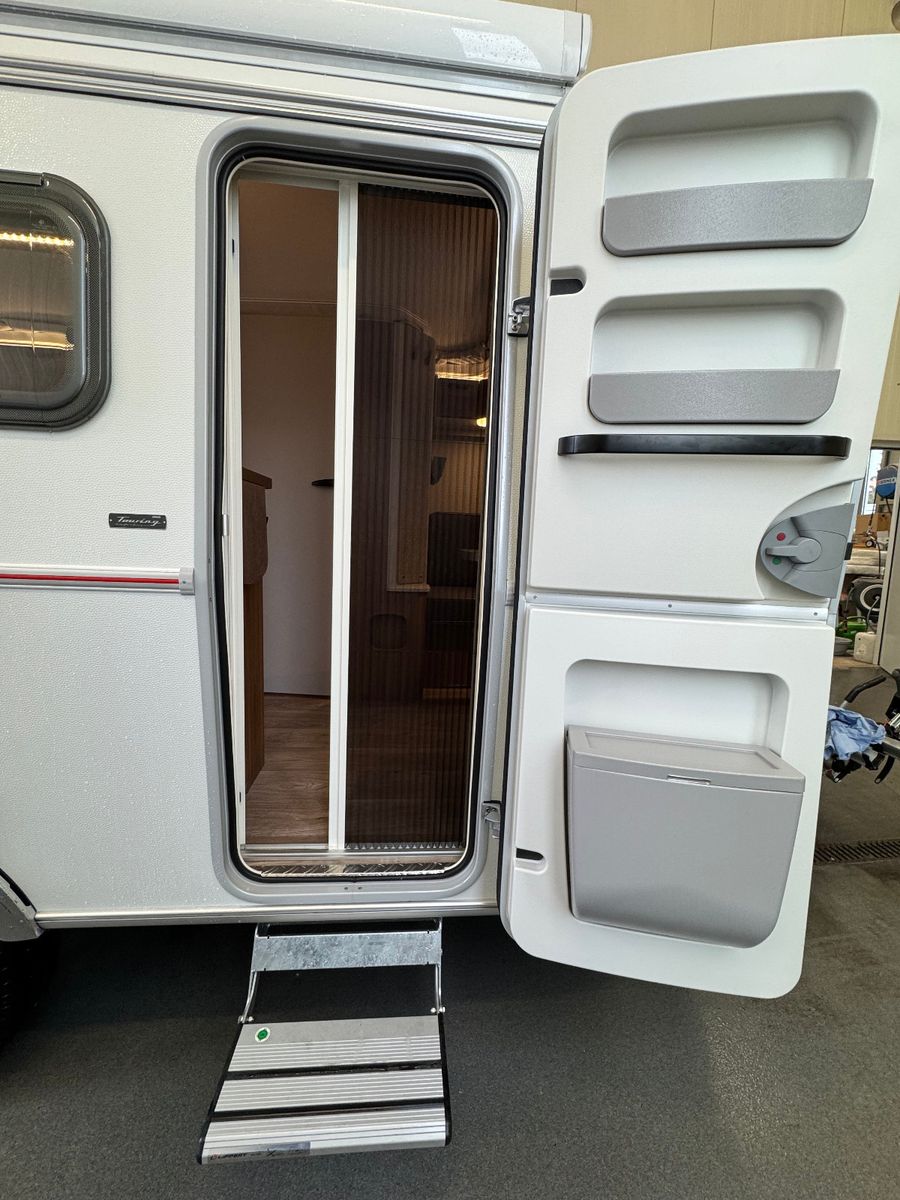 Fahrzeugabbildung HYMER / ERIBA / HYMERCAR Touring 542 - Legend- 5.834€ sparen !!!