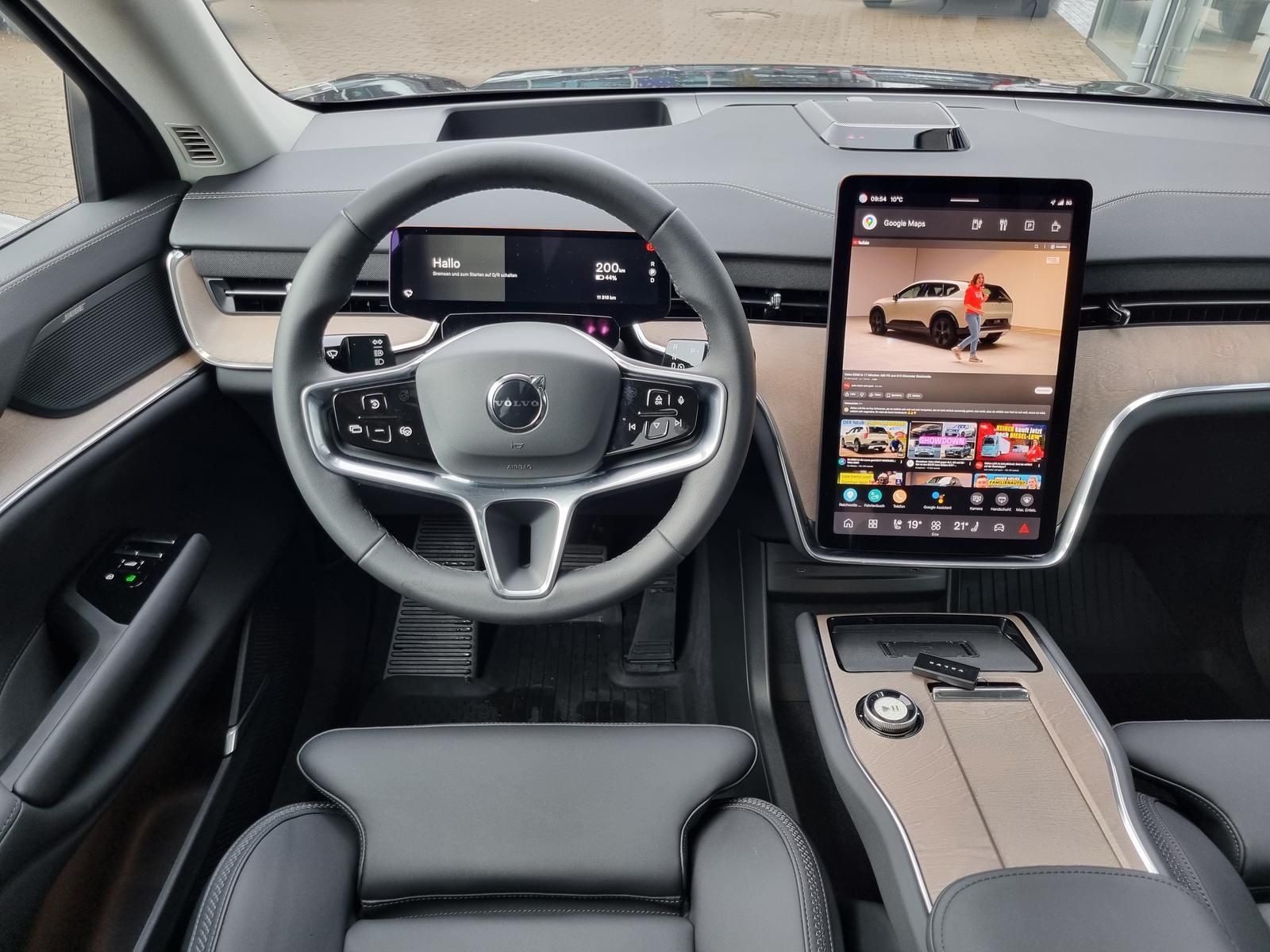 Fahrzeugabbildung Volvo EX90 TWIN AWD Ultra 7-Sitzer 'Ganzjahresreifen,