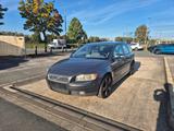 Volvo V50 Kombi 2.0 D Momentum - Volvo V50 Momentum mit Diesel-Antrieb