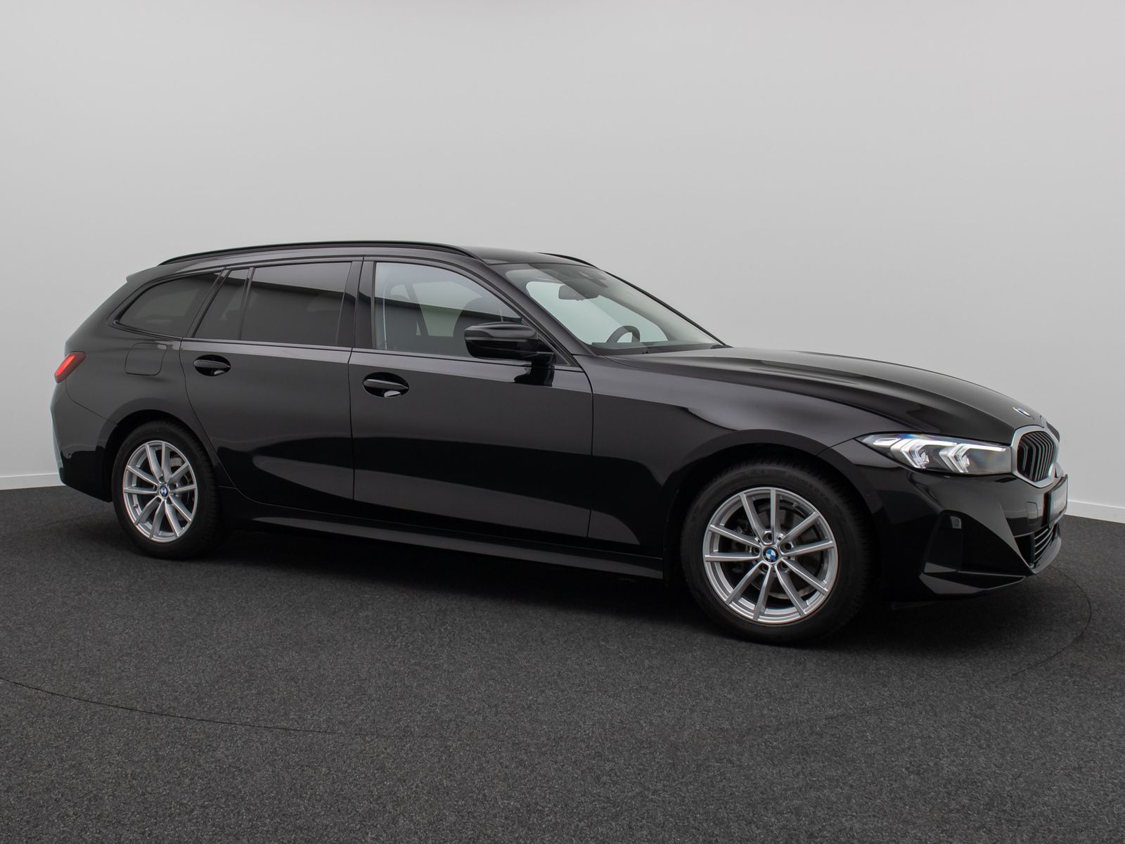 Fahrzeugabbildung BMW 318i GeschwindigReg Alarm HiFi Kamera Widscreen