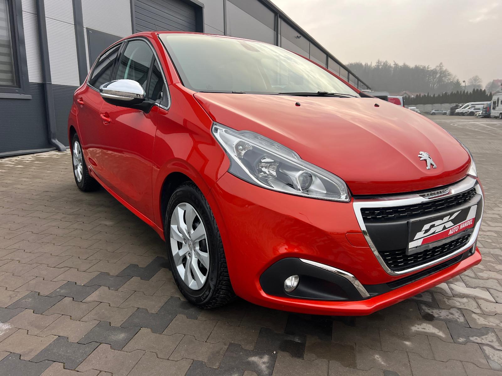Peugeot 208 PureTech 110 EAT6 Allure  WIE NEU !!!