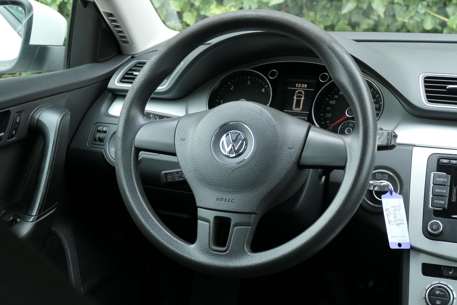 Volkswagen Passat 2012 — photo 13