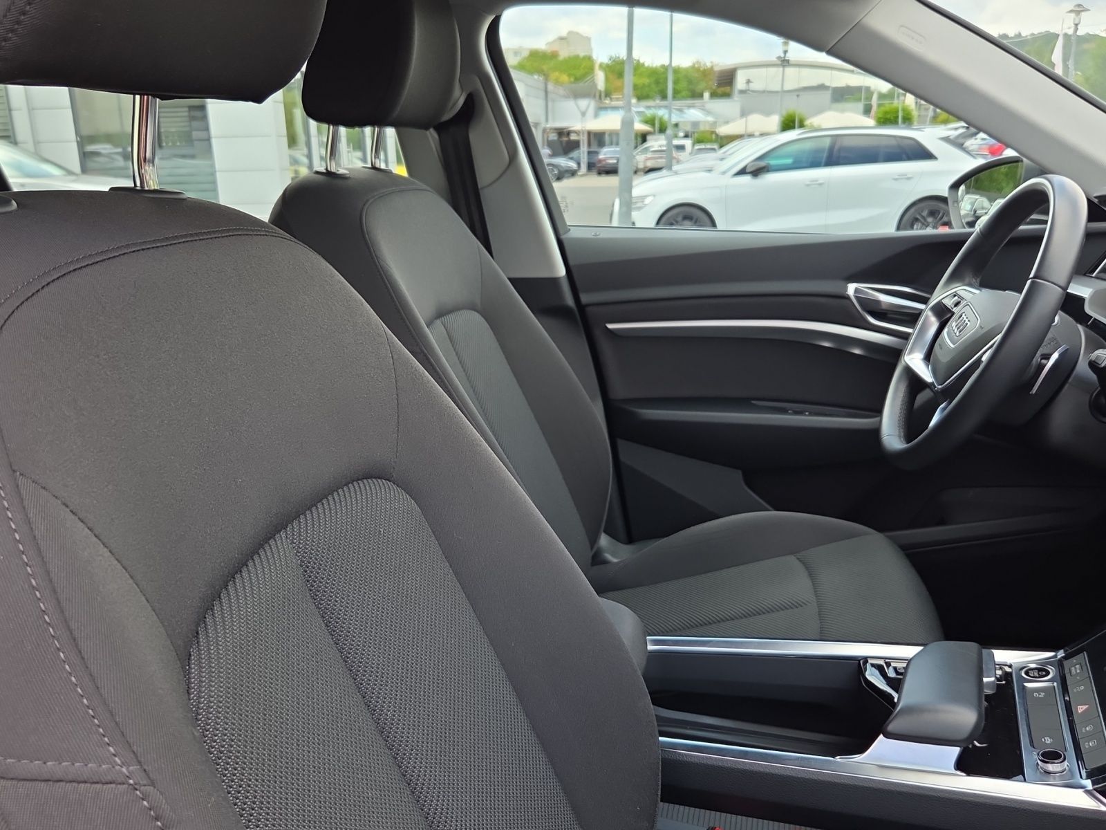 Audi Q8 e-tron - Bild 18
