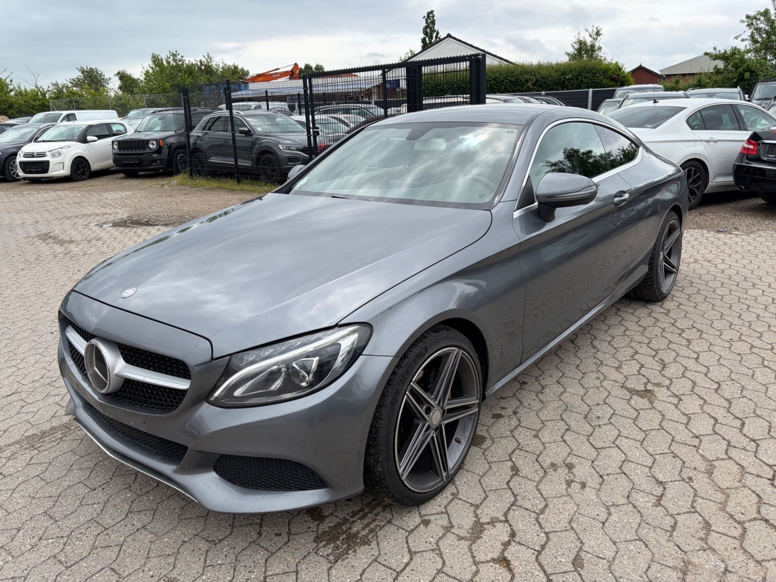 MERCEDES-BENZ C 220