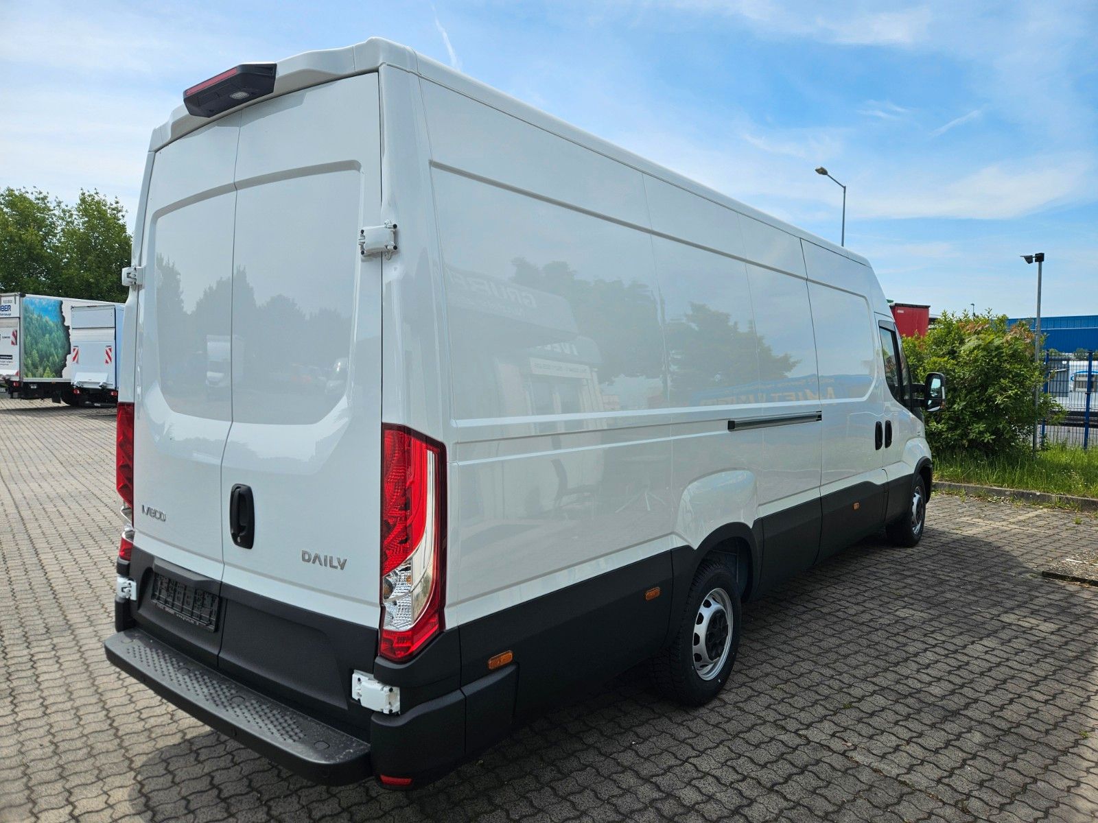 Fahrzeugabbildung Iveco Daily 35S16H 3.0A8 V Y