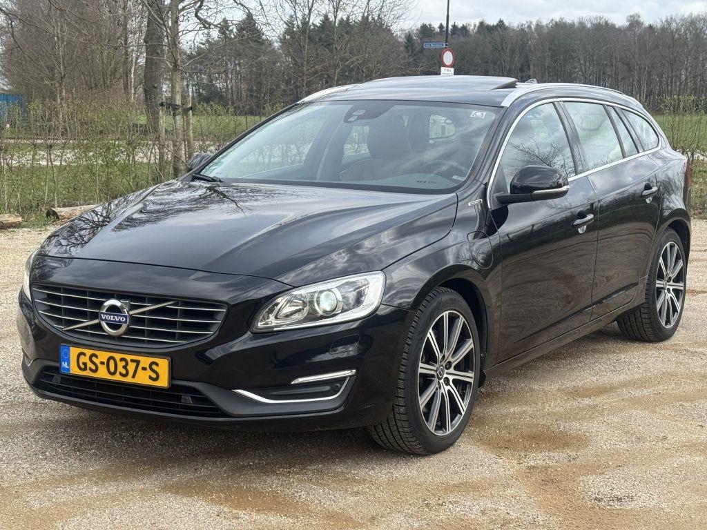 Volvo V60 2.4 D6 Twin motor Summum *LEDER/XENON/NAVI
