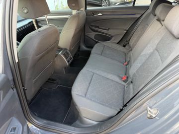 Volkswagen Golf - 10