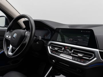 Fahrzeugabbildung BMW 320d xDr Tour Luxury Line AHK HiFI Laserlicht