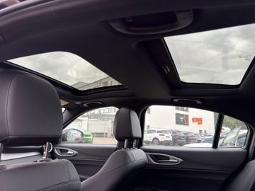 Alfa Romeo Giulia 2.2 JTDM Veloce Q4 Kam.+KeyLess+Pano+SHZ