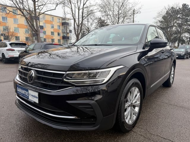 Volkswagen Tiguan 1.5 TSI//NAVI/LED/8xVW ALU/1. Hd