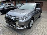 Mitsubishi Outlander PHEV Top 4WD - gebrauchte Mitsubishi Outlander aus dem Jahr 2021