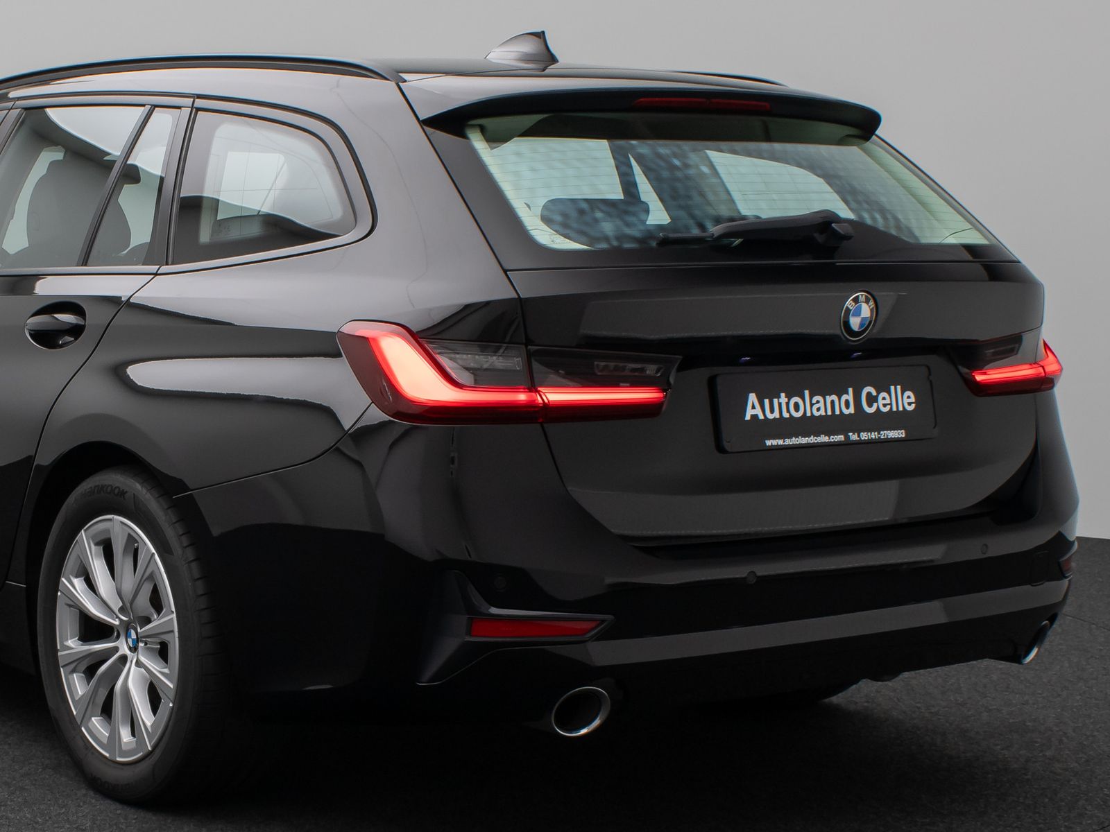 Fahrzeugabbildung BMW 320d Panorama DAB HiFi Lenkrhzg PDC AHK Alarm