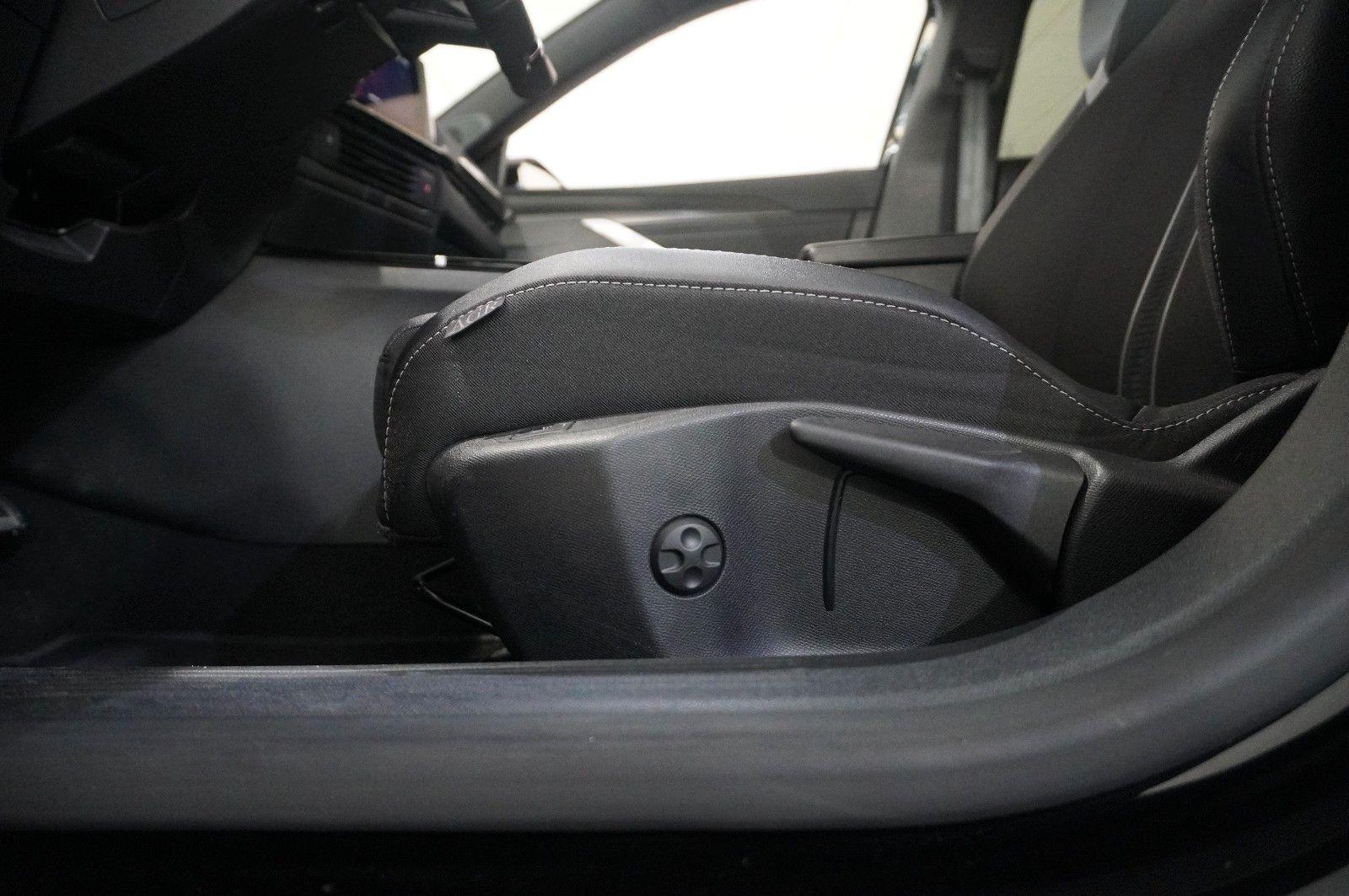 Fahrzeugabbildung Opel Astra ST 1.2T GS LINE NAVI/LED/360°/SH/SPORT/DAB