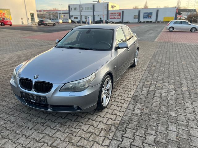 BMW 523i 