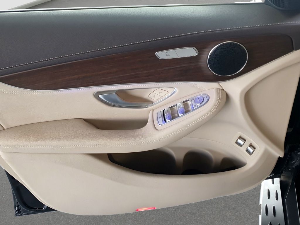 Fahrzeugabbildung Mercedes-Benz GLC 300 e 4MATIC Coupé Night*HUD*Leder*PDC*360°