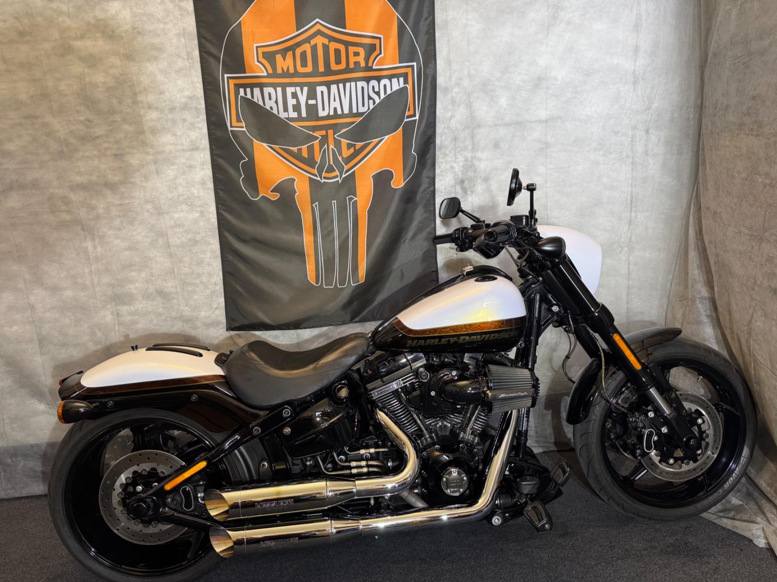 Harley-Davidson Breakout CVO FXSE, 5HD, Kess-Tech, Traumzustand!