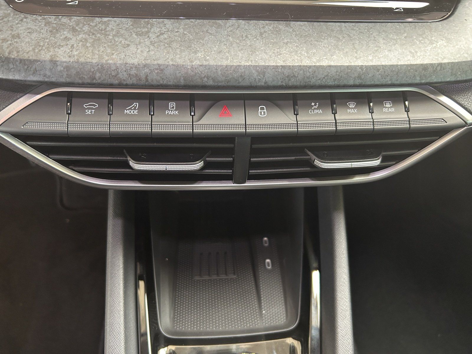 Fahrzeugabbildung SKODA Octavia Combi Selection 2,0 TDI 110 kW DSG