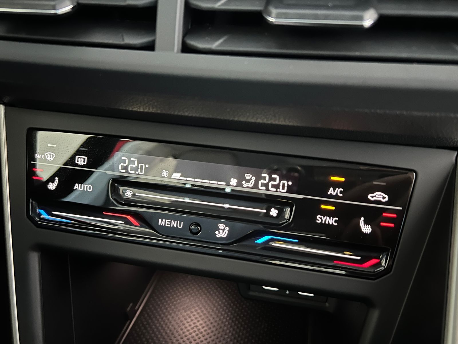 Fahrzeugabbildung Volkswagen Polo MOVE 1.0 TSI DSG *AHK, Kamera, LM'-15*