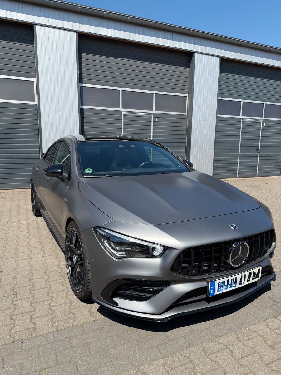 MERCEDES-BENZ CLA 35 AMG Pano/Burmester/Magno Grey