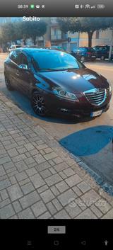 Lancia Delta 1.9 MultiJet Platinum Platinum - Lancia Delta mit Panoramadach