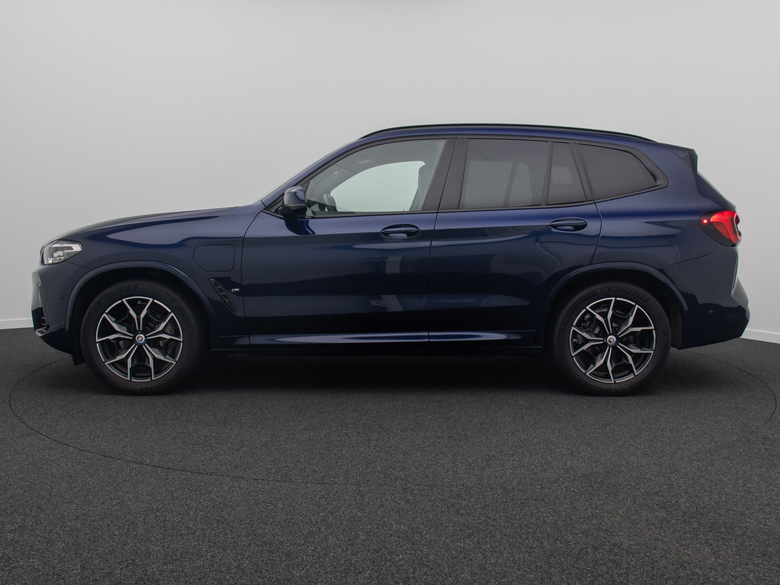 Fahrzeugabbildung BMW X3 xD30e M Sport Kamera DAB HIFI HUD Individual