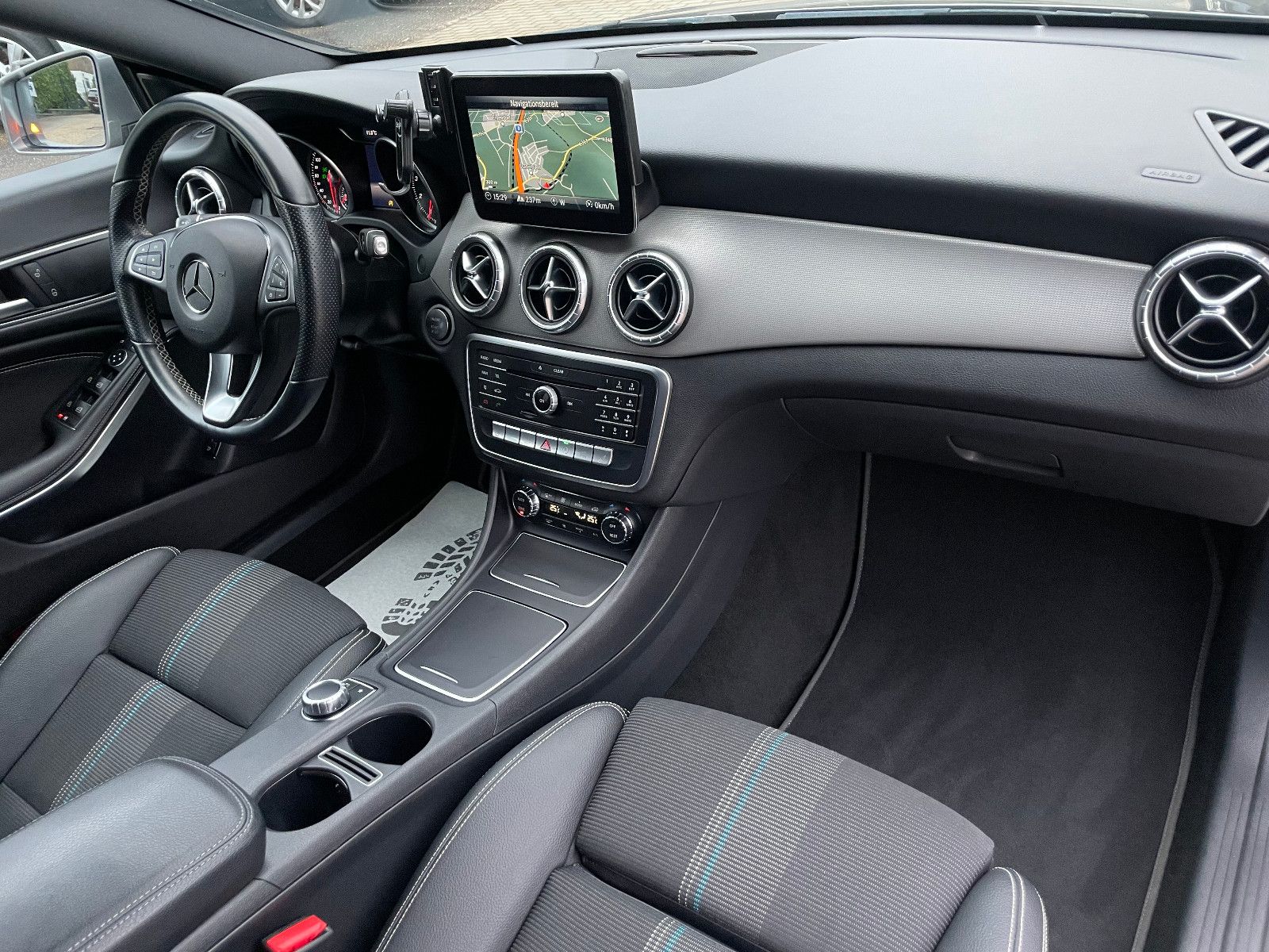 MERCEDES-BENZ CLA 200, 2019, Benzin, 156 PS