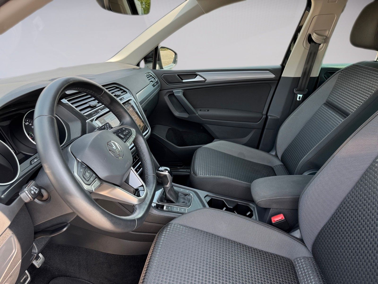 Fahrzeugabbildung Volkswagen Tiguan Life ACTIVE 1.5 TSI