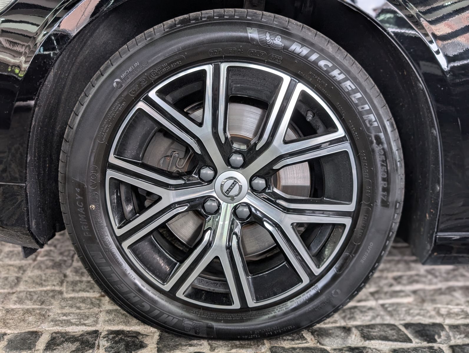 Fahrzeugabbildung Volvo V60 B3 Core 2.0Turbo MHEV VIRT LED APP SOUND AHK