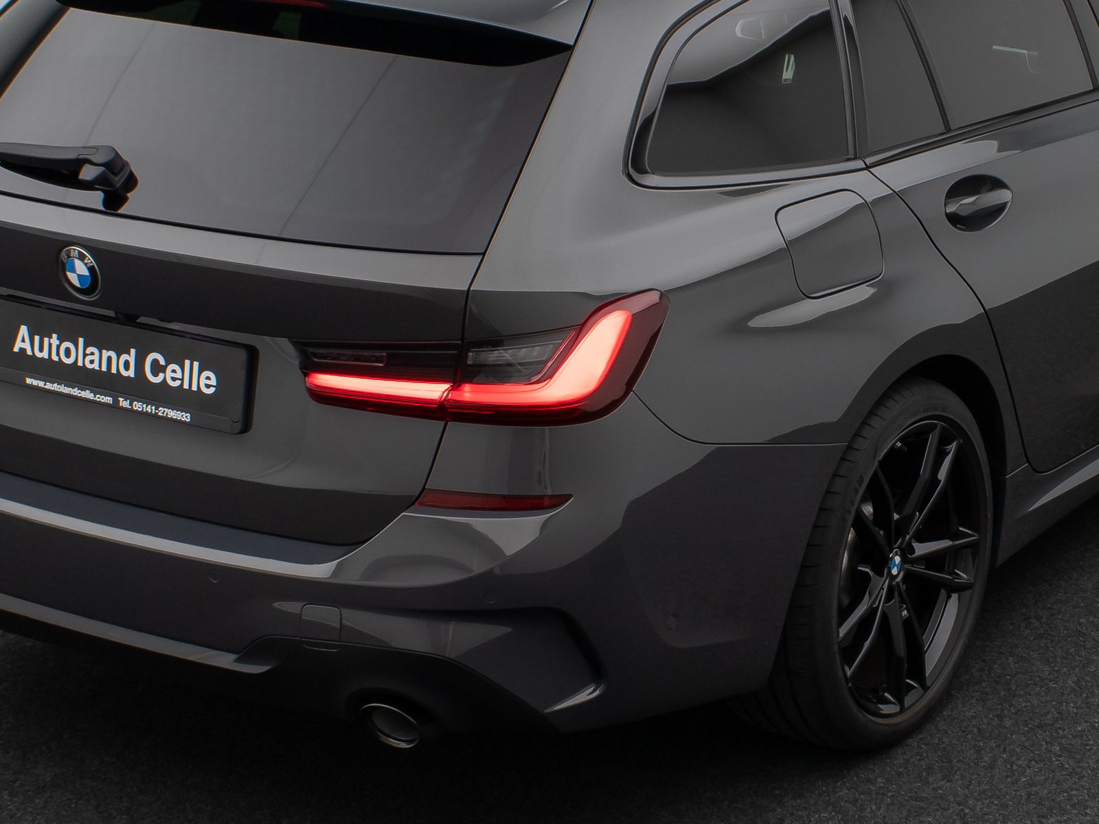 Fahrzeugabbildung BMW 330i M Sport Kamera DAB CockPitPr AHK Alarm 19"