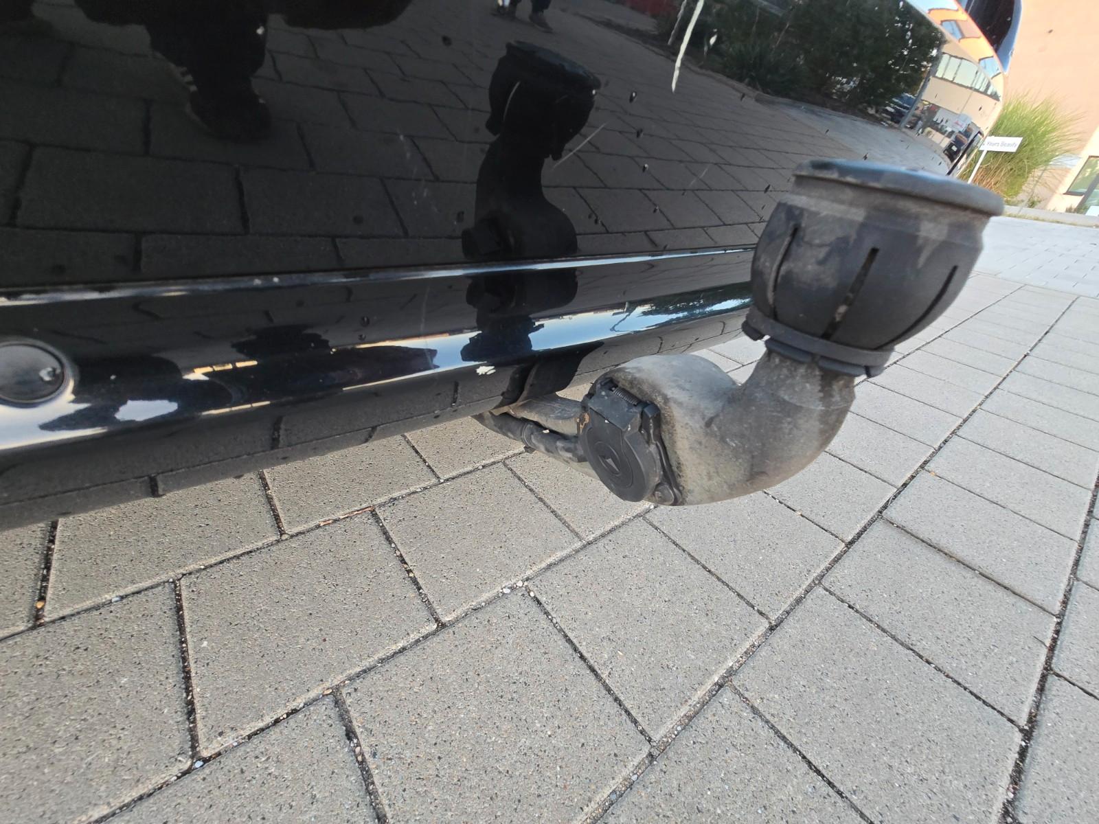Mercedes-Benz E200 2009 — photo 21