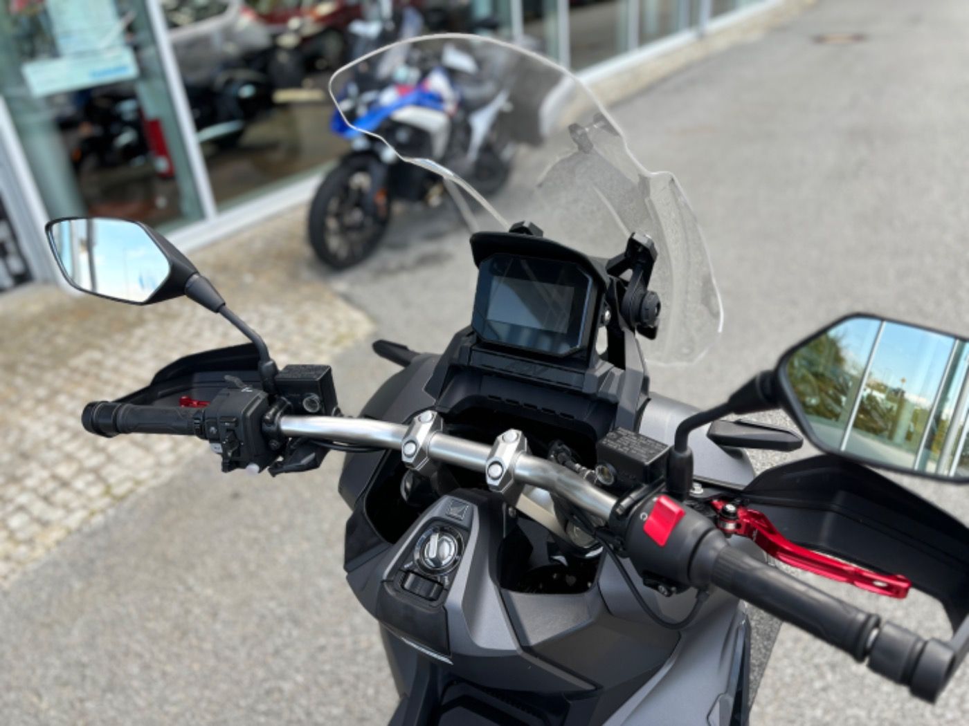 Fahrzeugabbildung Honda ADV 350 Arrow, Probrake, Griffheizung, Windabw.,
