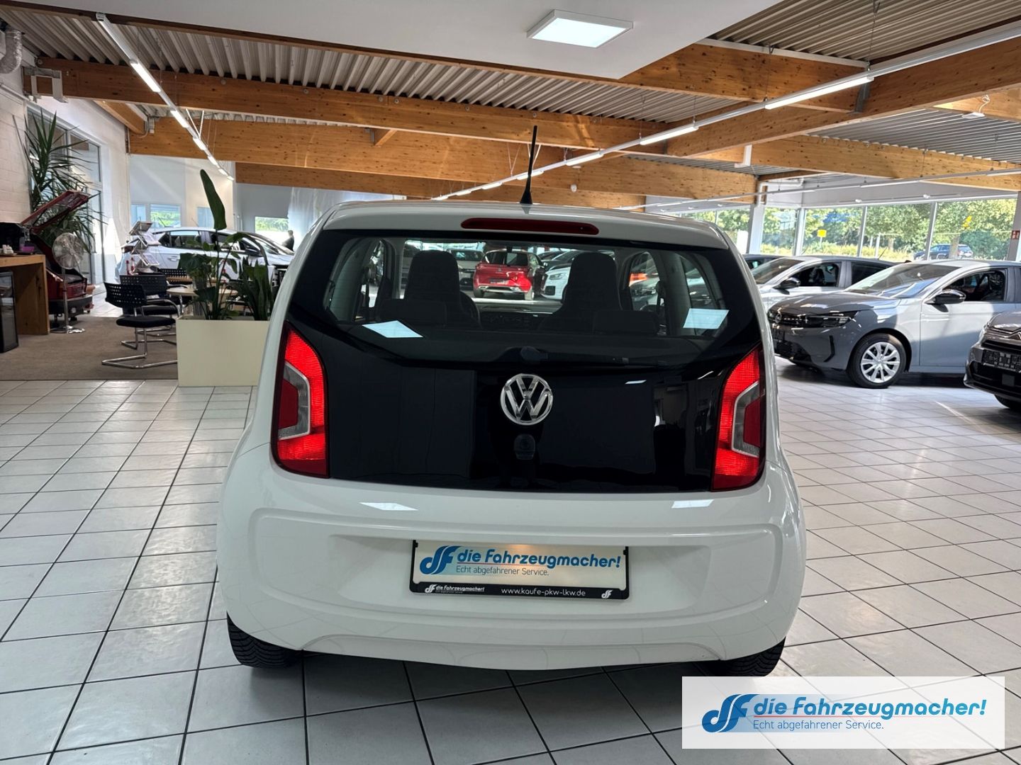 Fahrzeugabbildung Volkswagen up! move BMT Klima teilb.Rücksb AUX MP3 CD eFH T