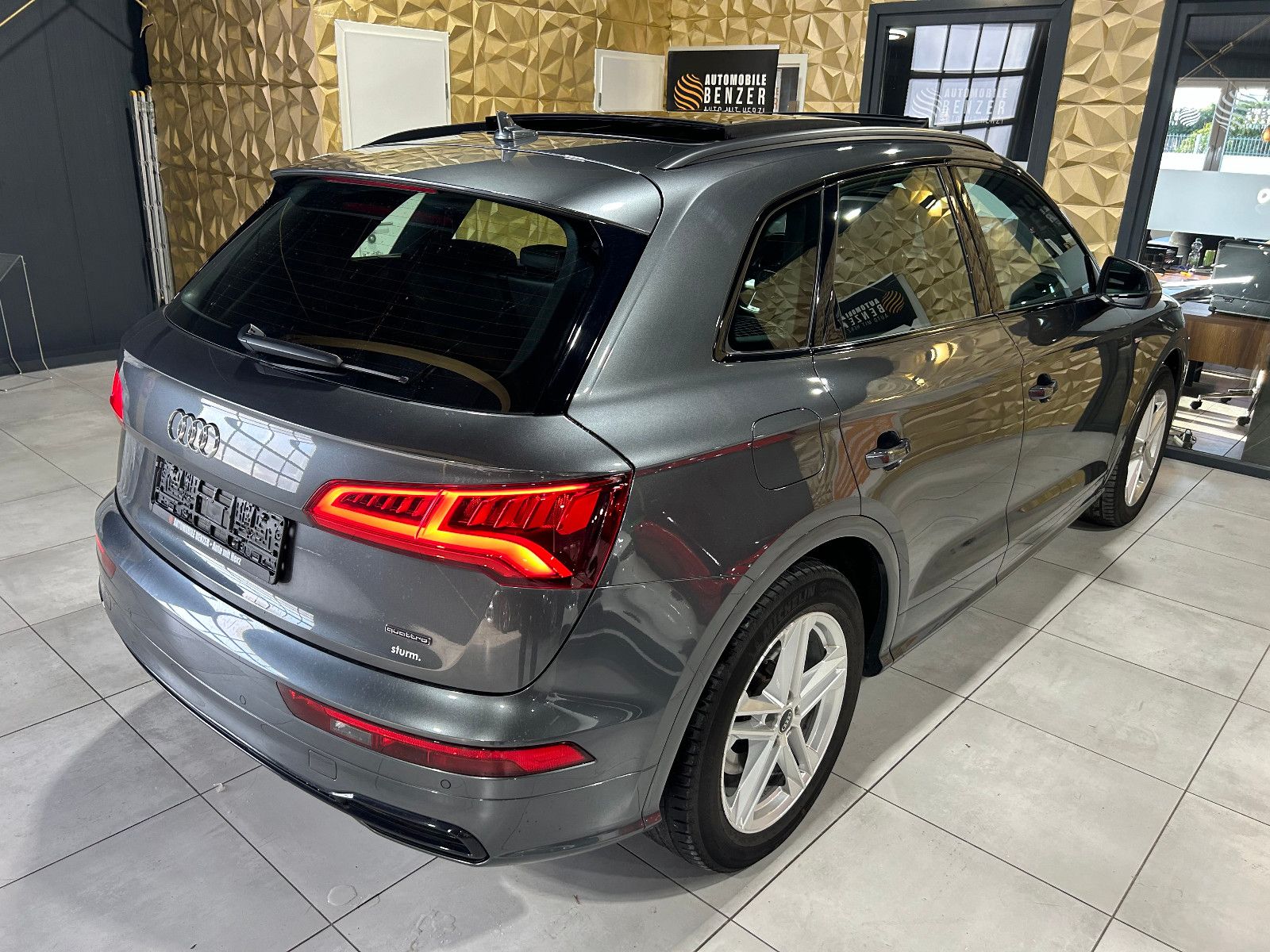 Fahrzeugabbildung Audi Q5 50 TFSI e quattro sport/S-LINE/PANO/ACC78-FAC