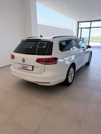 Volkswagen Passat - 8
