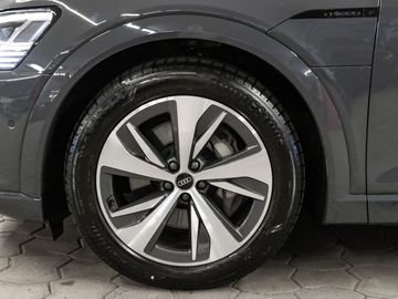 Audi Q8 e-tron - 10