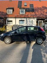 Fiat Punto 1.2 8V MYSTYLE MYSTYLE - Fiat Punto MYSTYLE mit Benzin-Antrieb