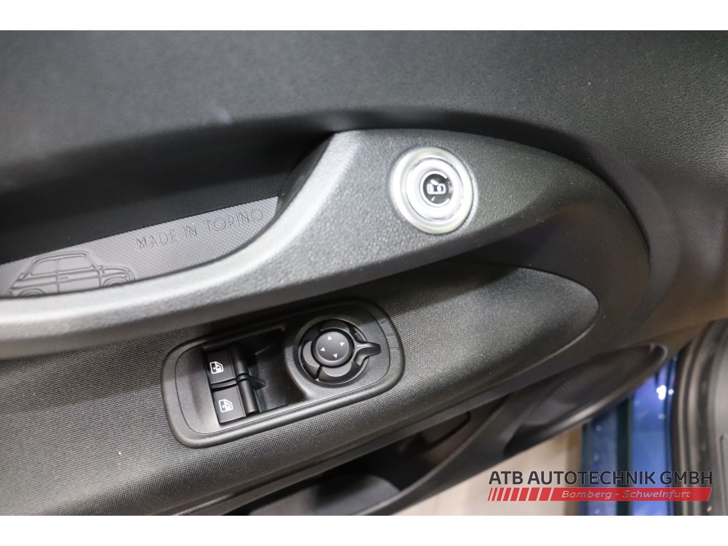 Fahrzeugabbildung Fiat 500 ICON + Komfortpaket Hybrid 1.0l PDC Rückfahr