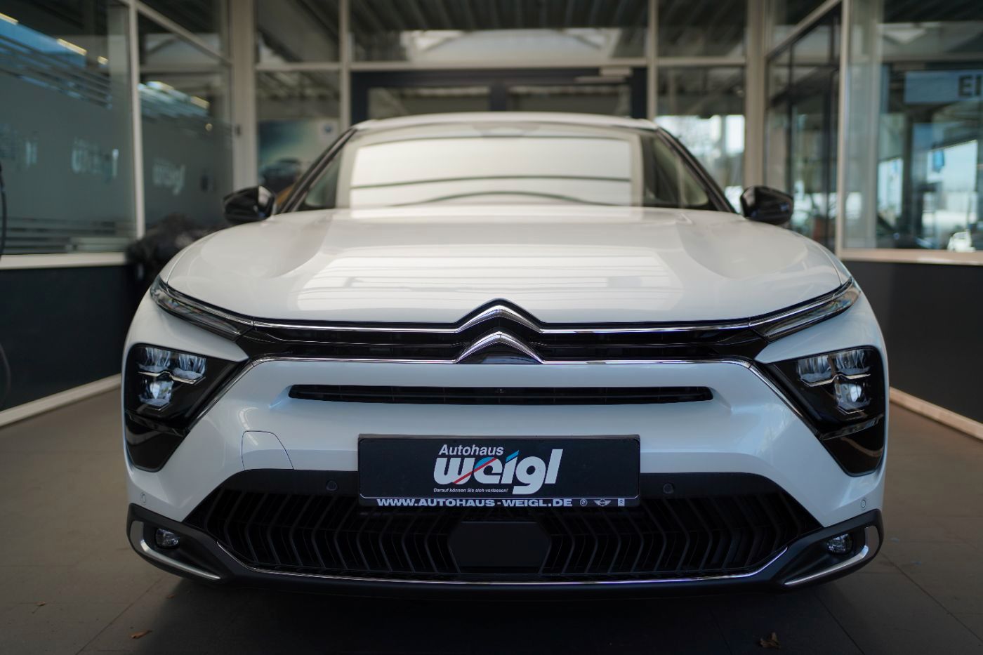 Fahrzeugabbildung Citroën C5 X Hybrid 145 DCS6 Plus Automatik Winter Paket