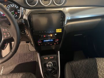 Fotografie 12 des Suzuki Vitara 1.4 Hybrid Comfort+ Allgrip Navi 4x4 SHZ