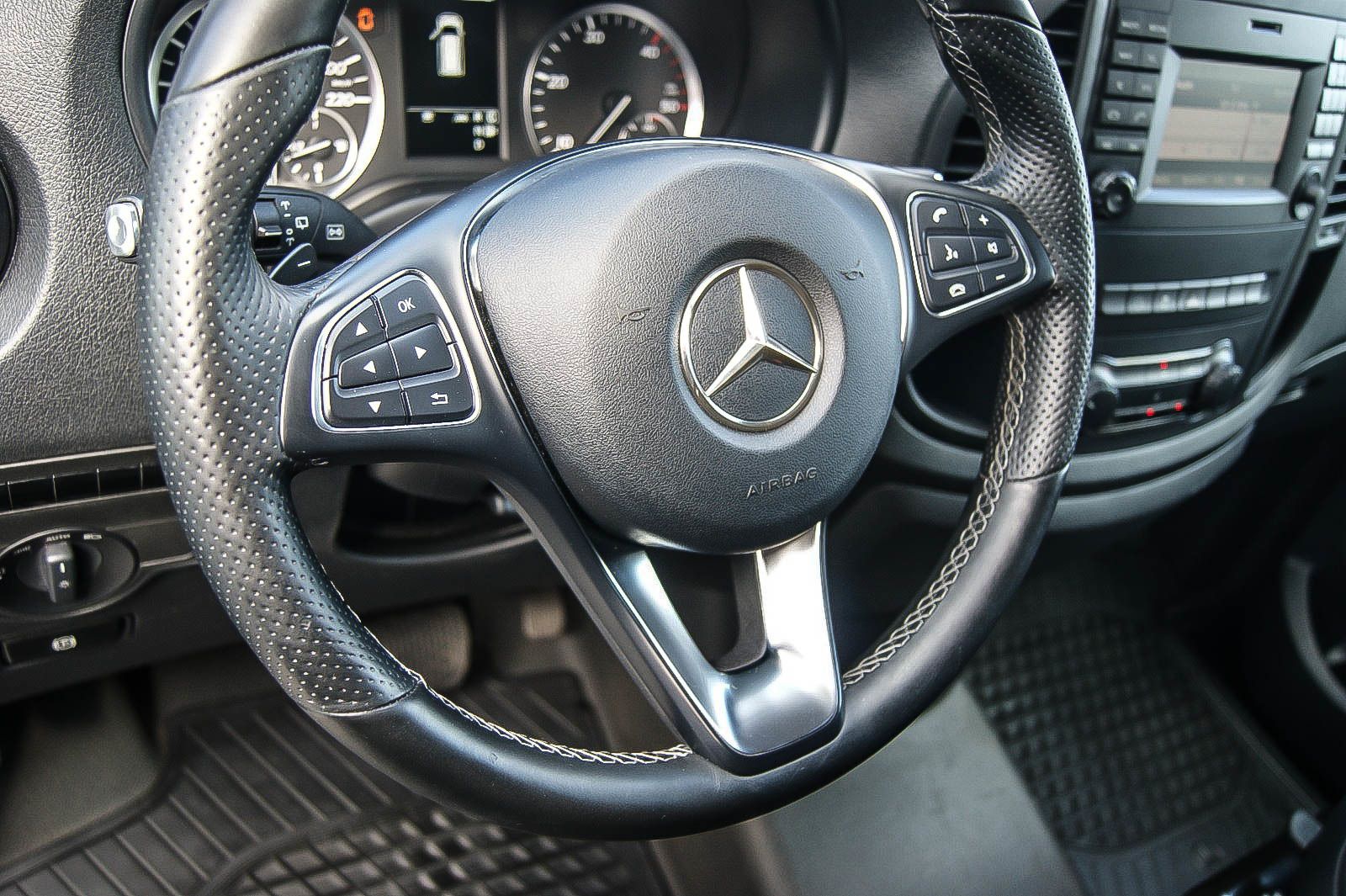 Fahrzeugabbildung Mercedes-Benz Vito Kasten 114 CDI lang Aut LED KAMERA PARKASSI