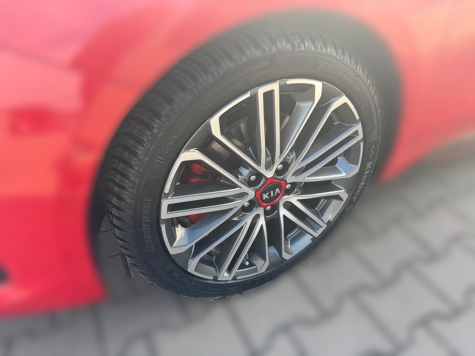 Fahrzeugabbildung Kia PROCEED 1.6T DCT7 GT NAV KOMF BASTUCK
