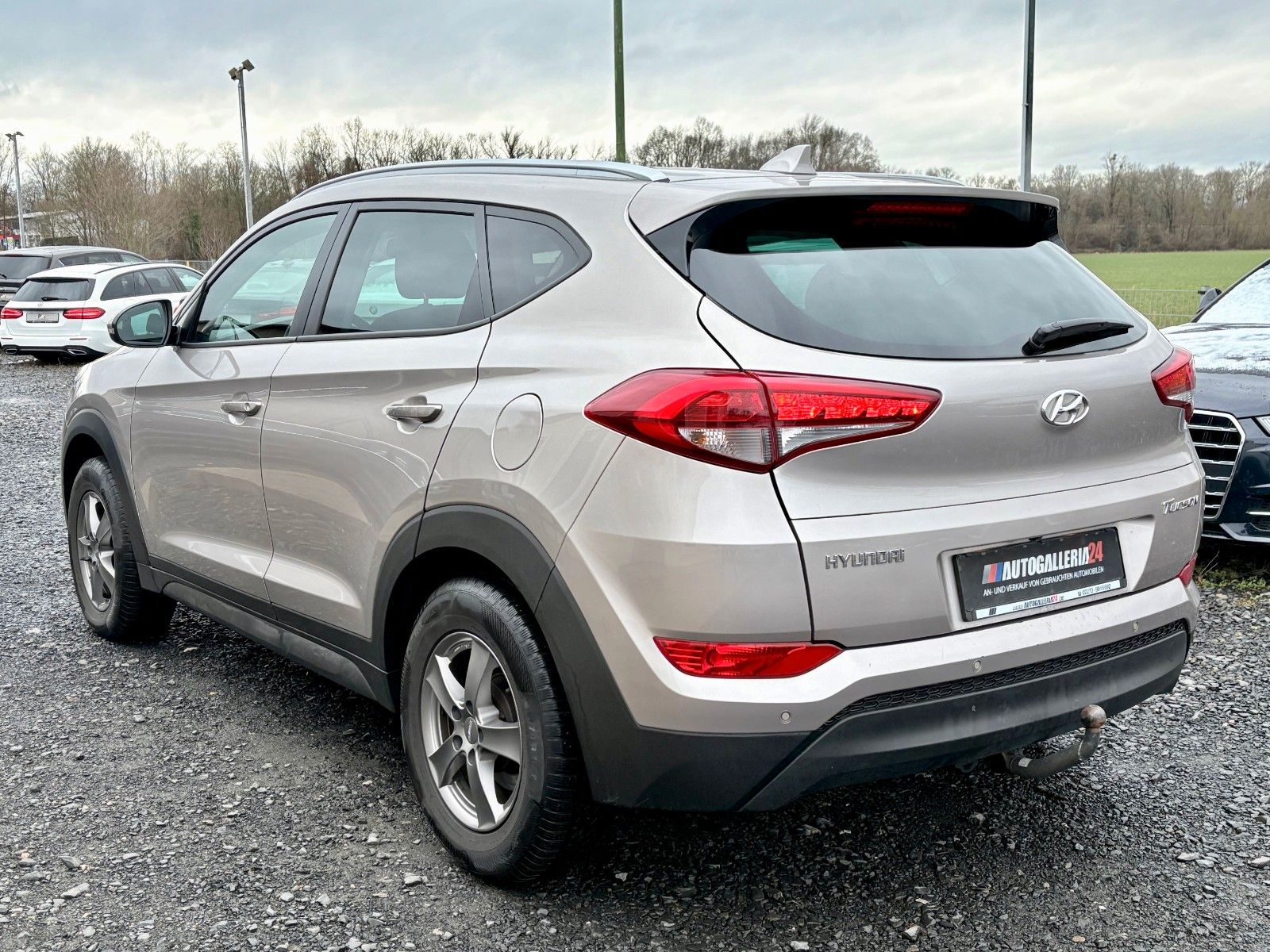 Fahrzeugabbildung Hyundai Tucson 1.6 blue 2WD Navi AHK SHZ Kamera LED 2.HD