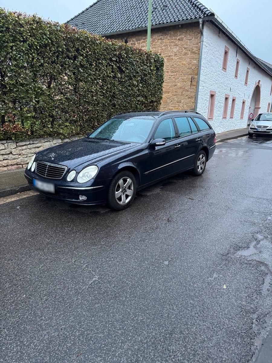 Mercedes-Benz E 320