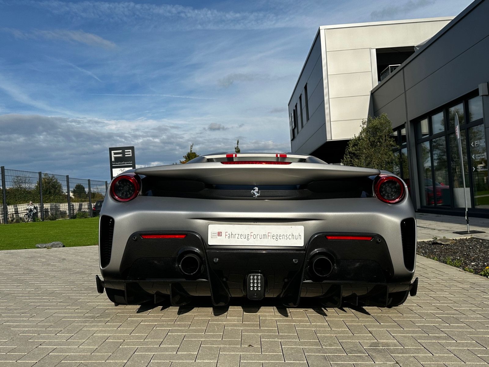 Fahrzeugabbildung Ferrari 488 Pista Spider, Lift, JBL, Kamera, Carbon