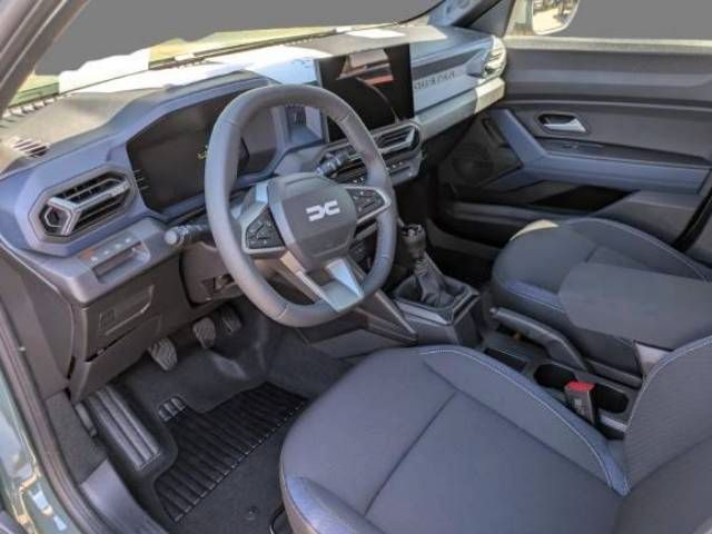 Fahrzeugabbildung Dacia Neuer Dacia Duster Expression TCe 130