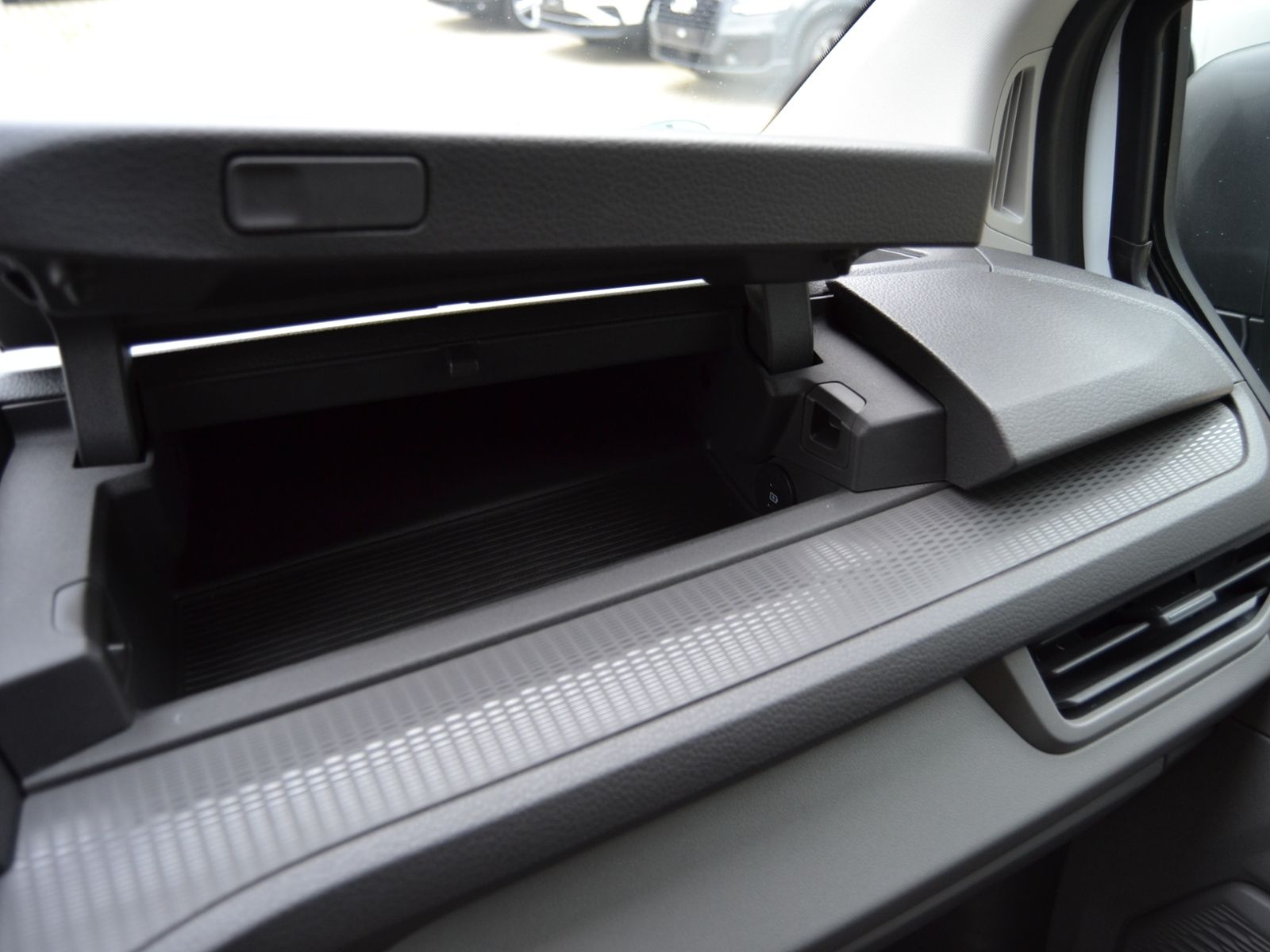 T7 Transporter Kasten 2.0 TDI 150 PS EXTERIEUR/A